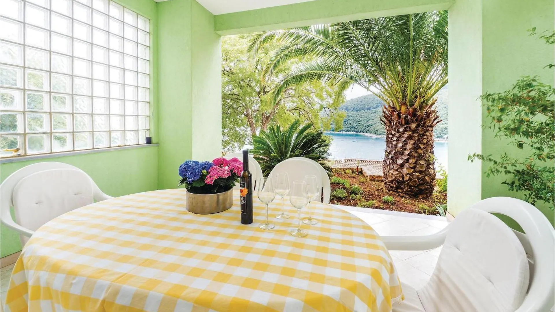 Gorgeous Apartment In Rabac With Kitchen