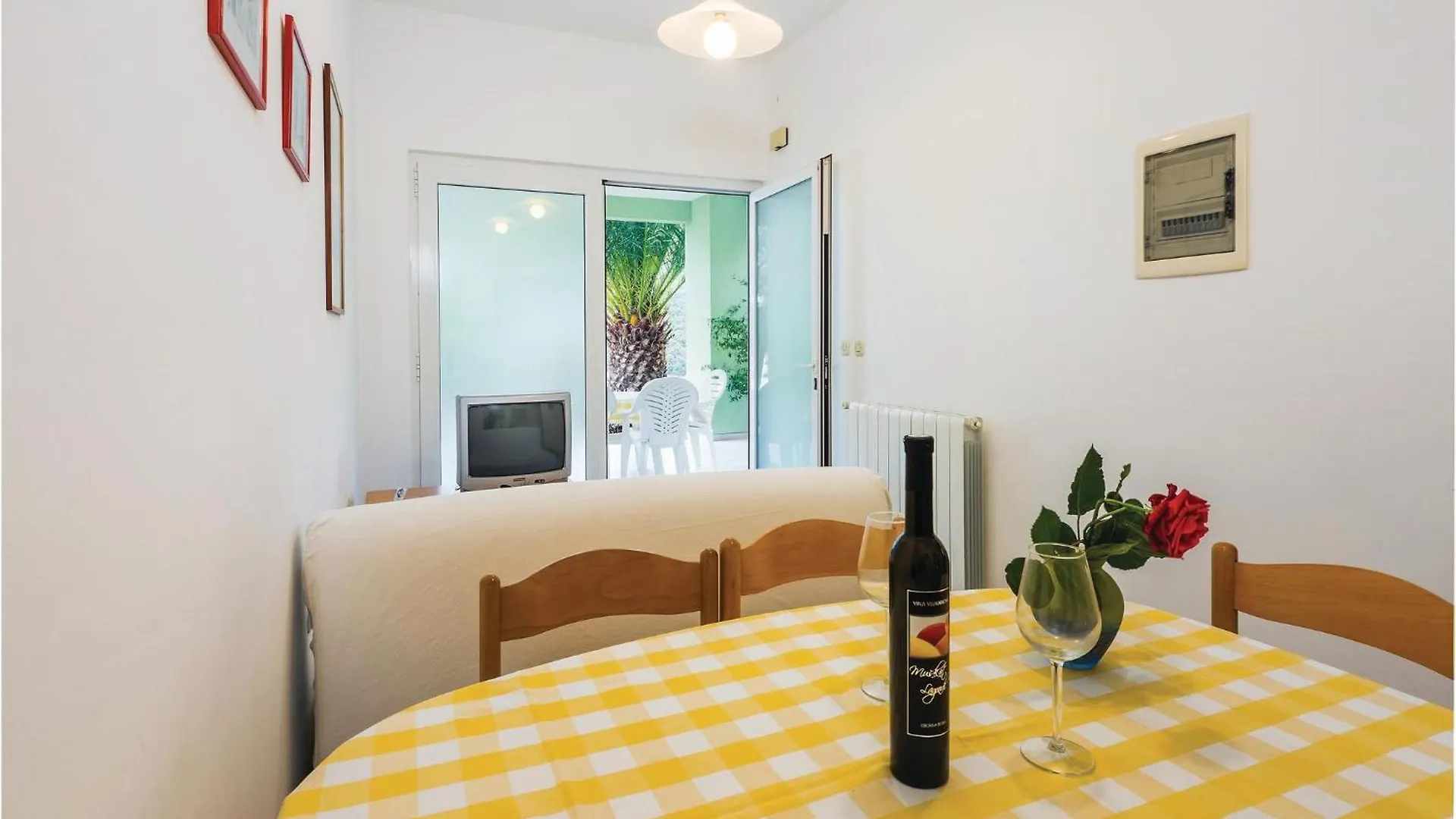 Gorgeous Apartment In Rabac With Kitchen 0*,