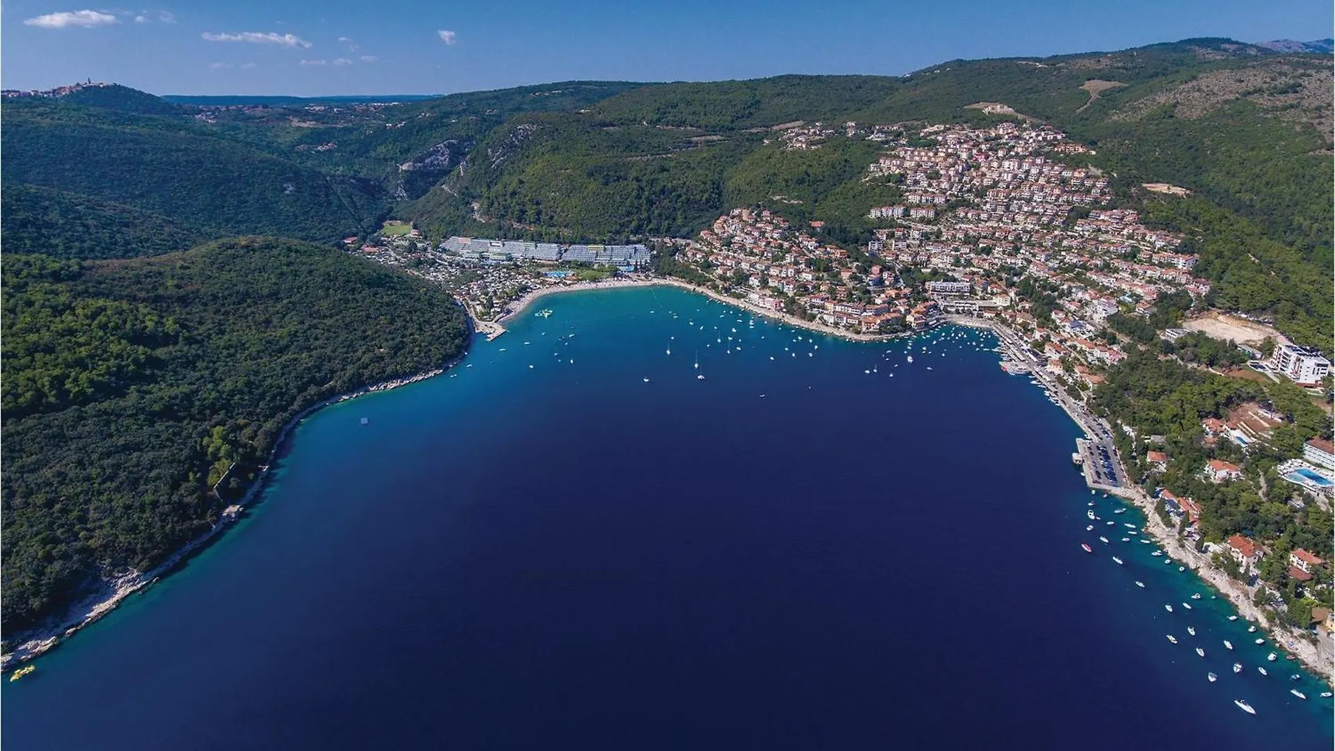 Gorgeous Apartment In Rabac With Kitchen